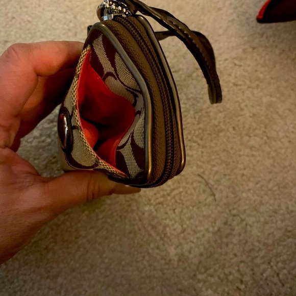 Vintage!! Coach wristlet with credit card slots - Picture 6 of 6